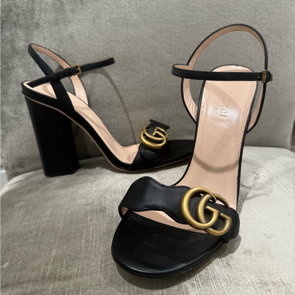 GUCCI
Marmont logo-embellished leather sandals - Picture 2 of 3